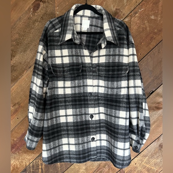 H&M - Picture 1 of 2